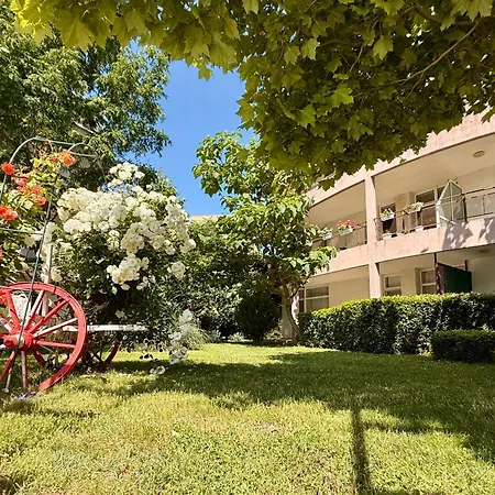 Apartman Vibes Flat 4 You, Sunny Napospart