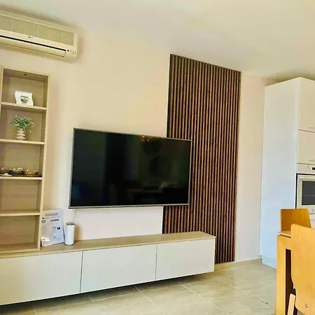 Vibes Flat 4 You, Sunny Słoneczny Brzeg